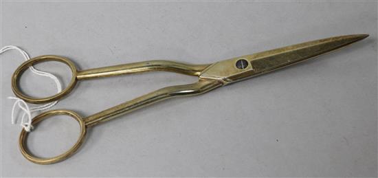 A pair of late George III silver gilt scissors by Eley & Fearn, 61 grams.